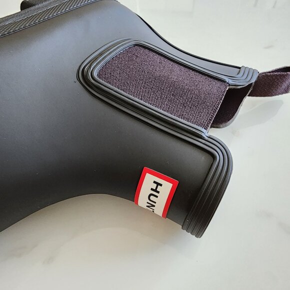 Hunter Women’s Original Chelsea Rain Boots – Classic & Weather-Ready ☔👢 - Picture 10 of 11